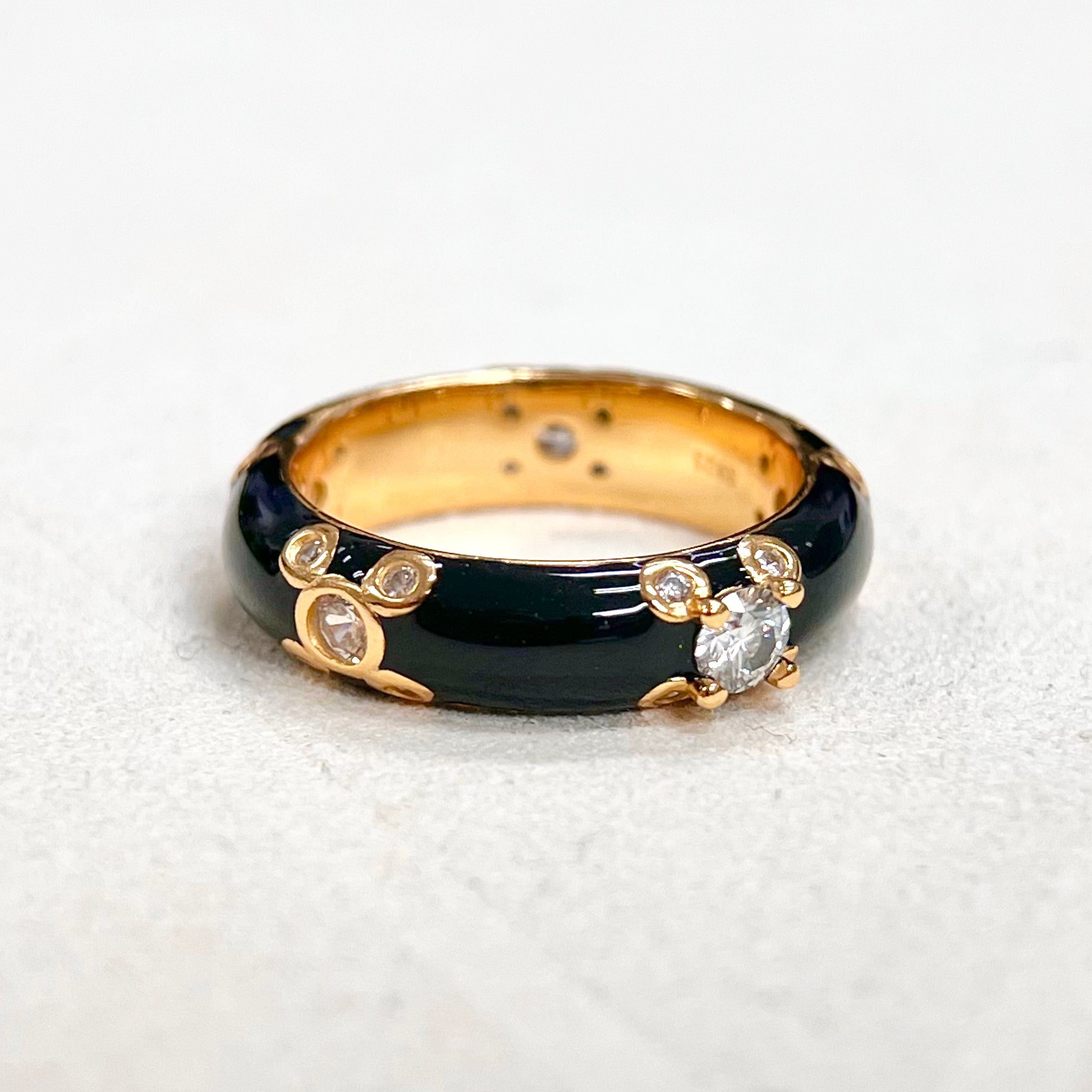 18K Gold Plated Circle Enamel Moissanite Retro Ring - Uniqvibe