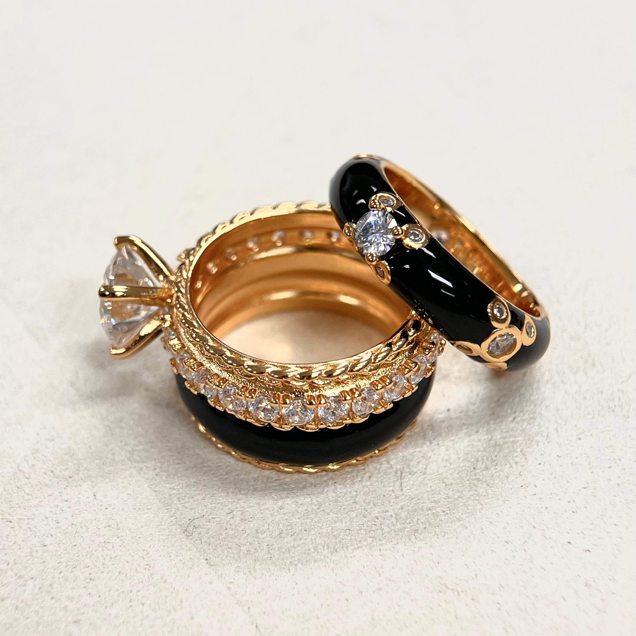 18K Gold Plated Circle Enamel Moissanite Retro Ring - Uniqvibe