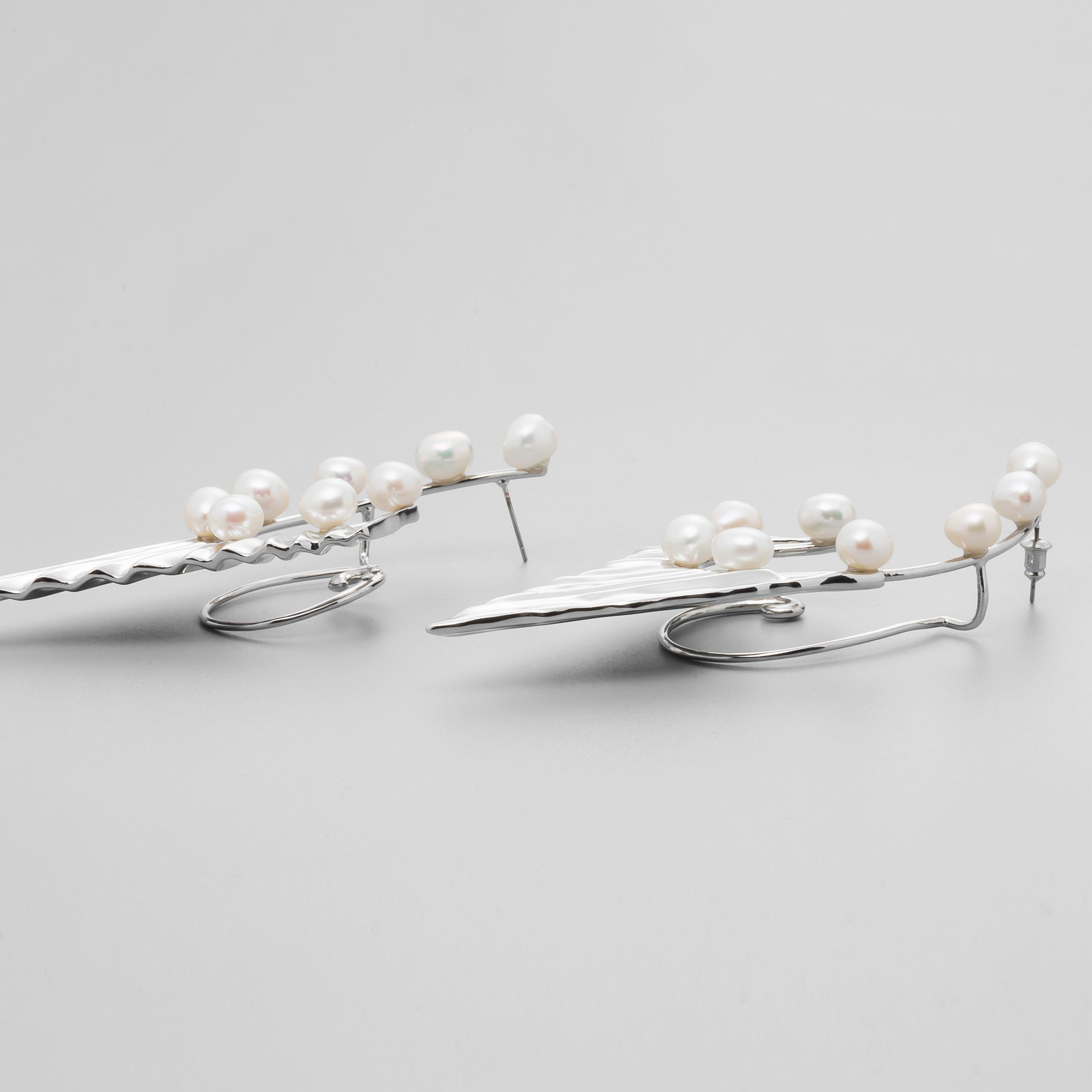 Fish Fin Baroque Pearl Earring - Uniqvibe