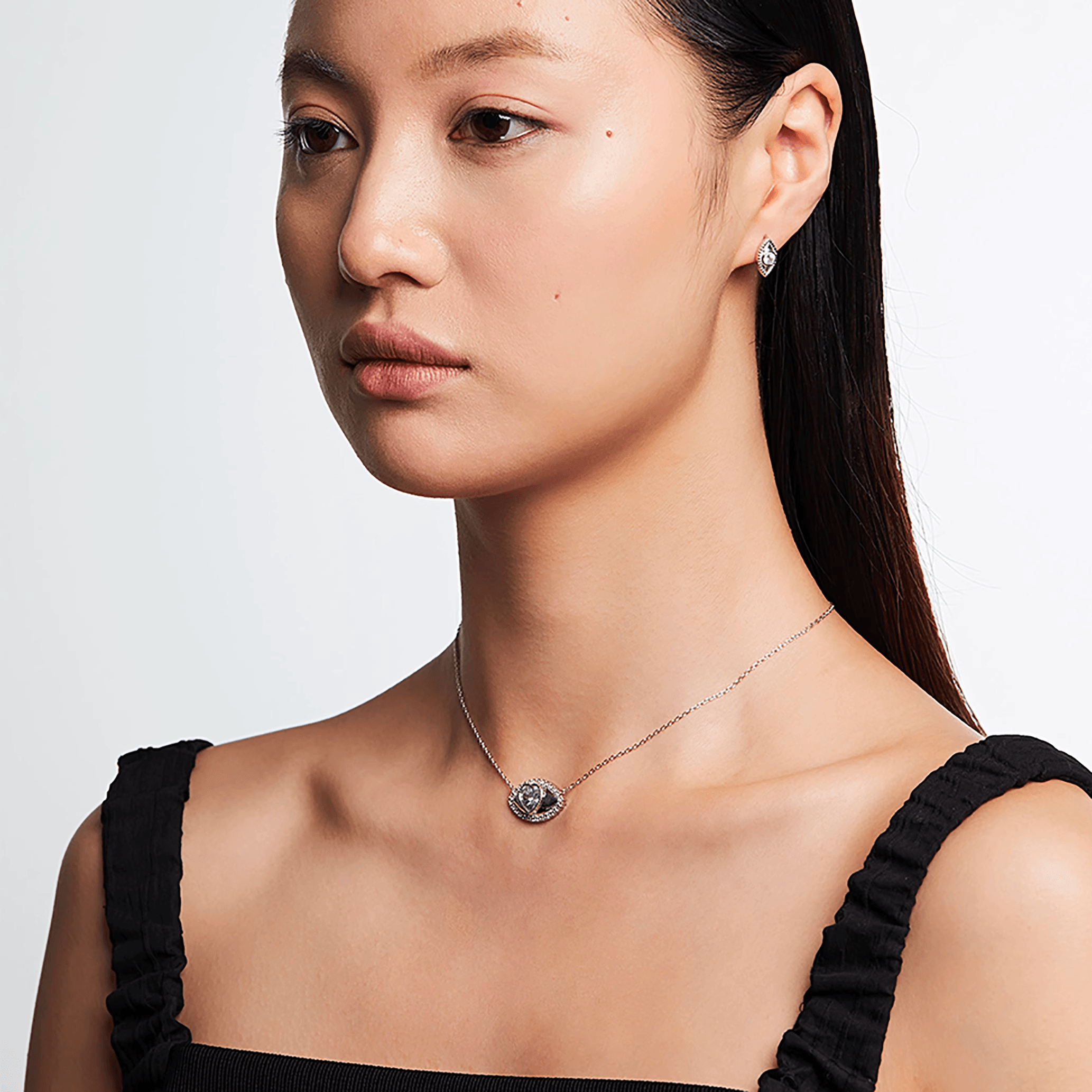 Heart Crystal Eyes Clavicle Chain Necklace - Uniqvibe