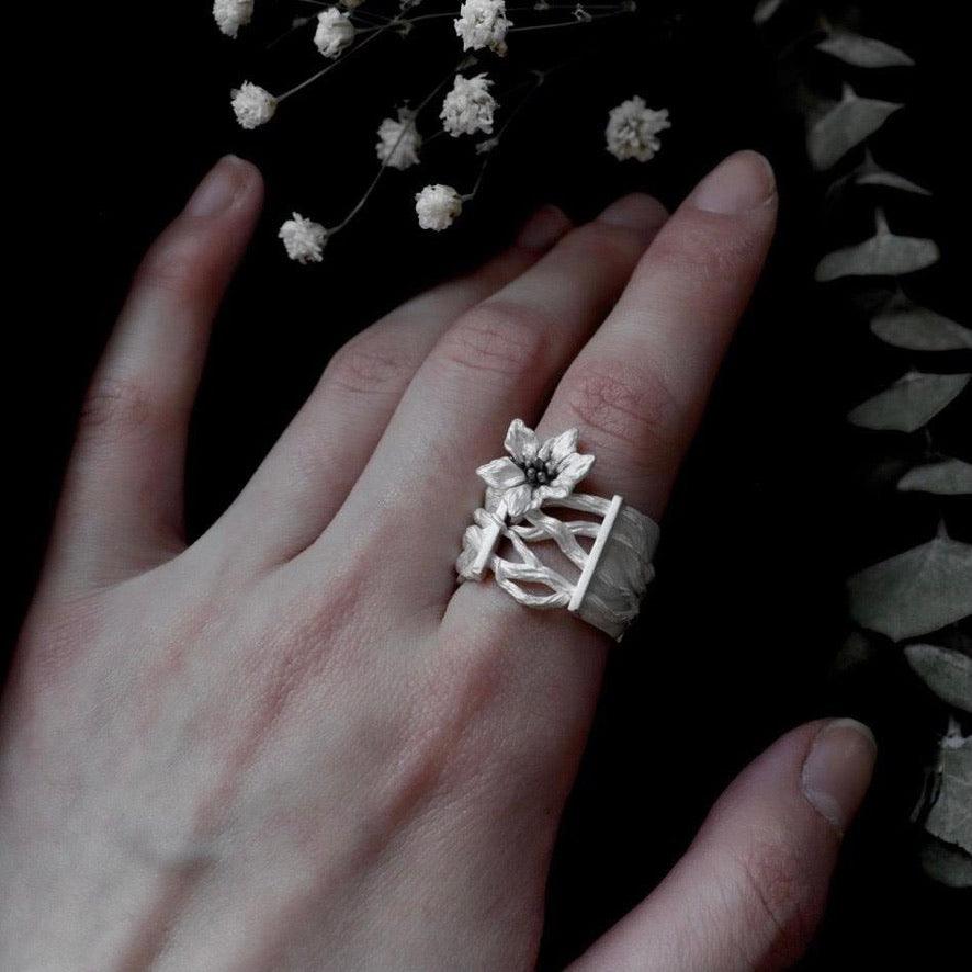 White Sterling Silver Bandage Flower Ring - Uniqvibe
