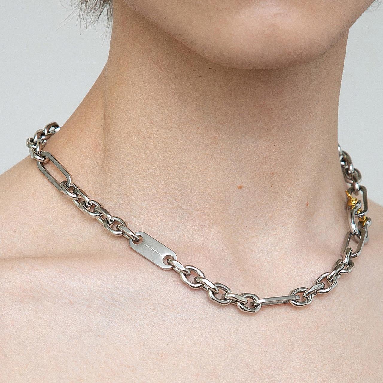 Horseshoe Buckle Necklace - Uniqvibe