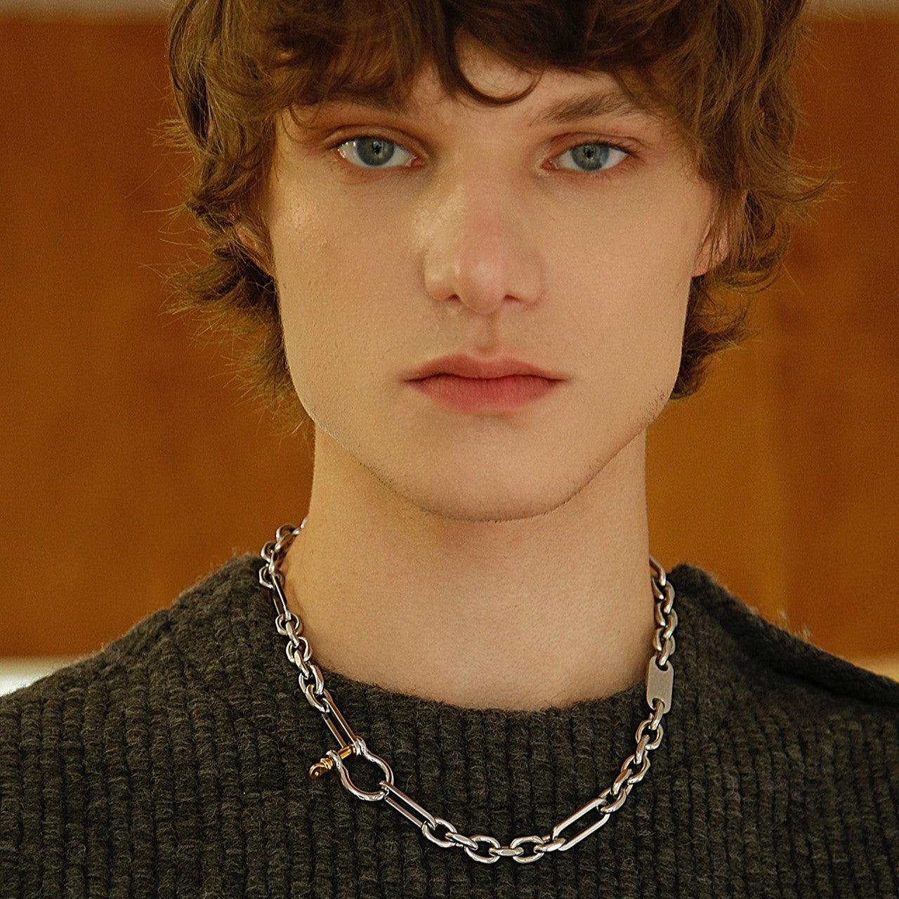 Horseshoe Buckle Necklace - Uniqvibe