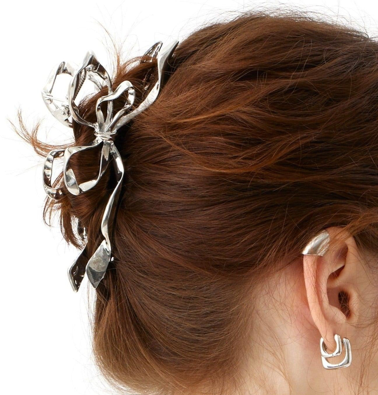 Unleash Your Unique Vibe: Embrace the Rebel in You with UNIQVIBE’s Metal Bowknot Hair Claw Clips
